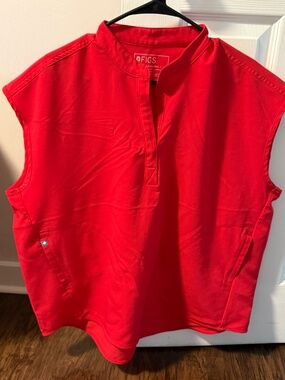 FIGS Technical Collection Red Sleeveless Scrub Top Size Large